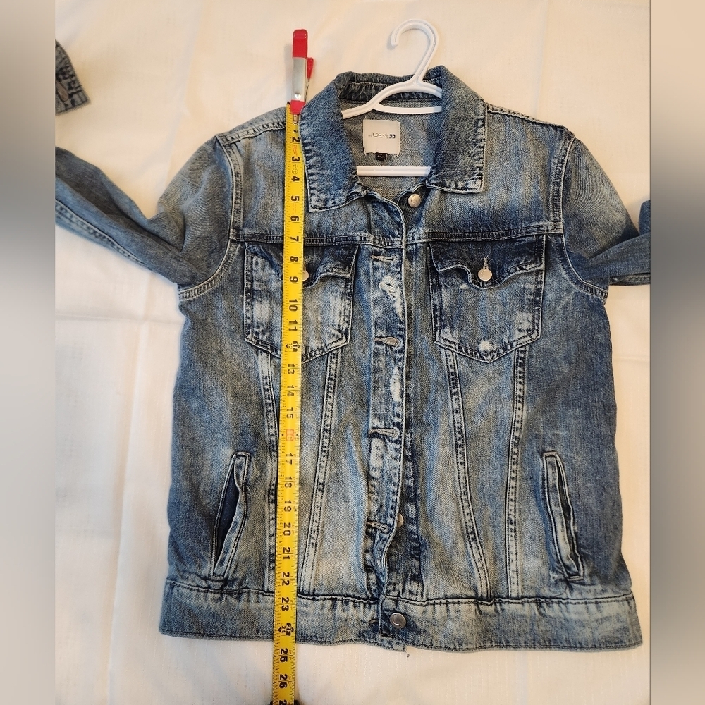 JOE'S Women's Distressed Jean Jacket Size Medium - Picture 4 of 7